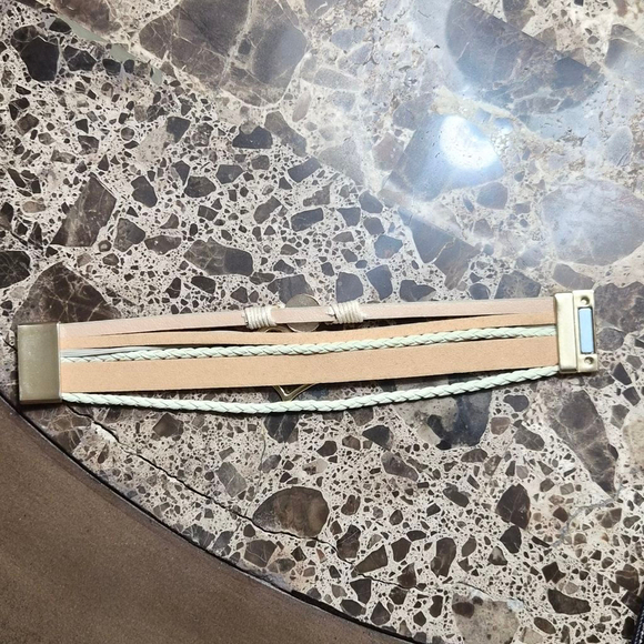 Women's Boho Gold & Beige Multi-Layer Heart Charm Bracelet, One Size - Picture 6 of 11